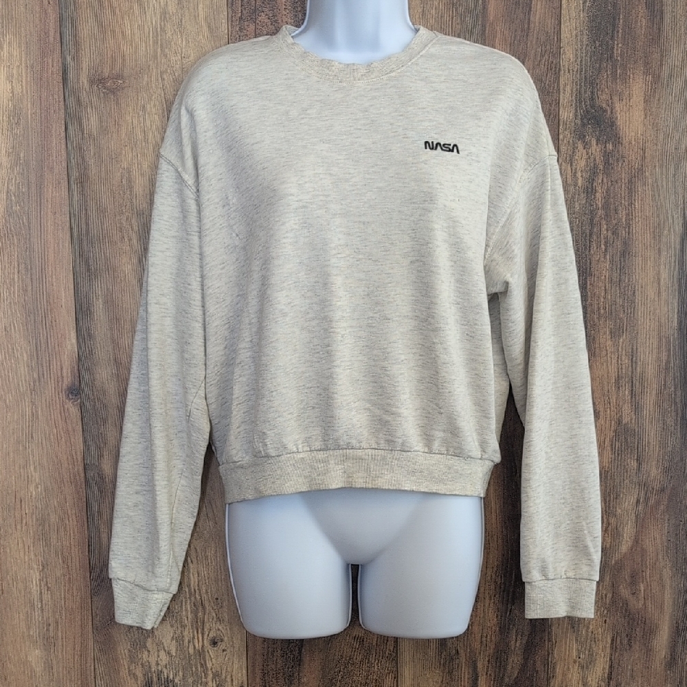 H&M Divided Classic Heathered Gray Cropped Sweatshirt NASA M